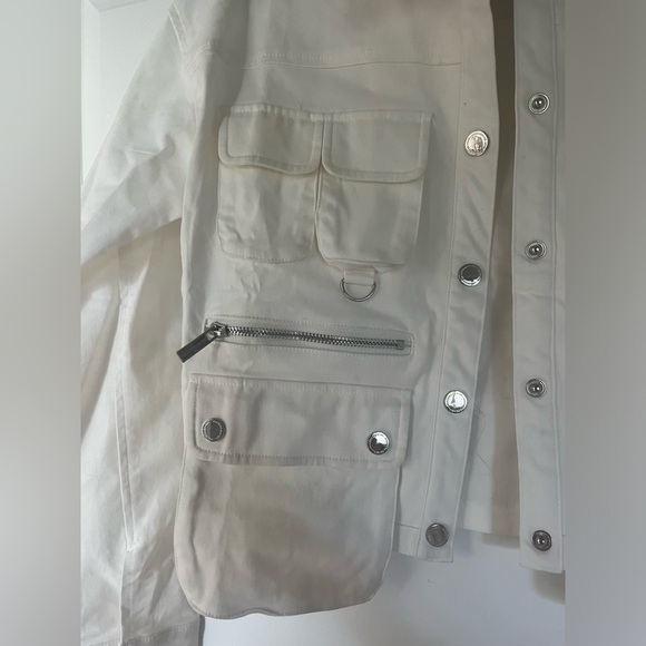Maniere de Voir Cropped White Cargo Jacket - Picture 4 of 5
